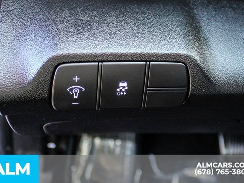 Used 2024 Hyundai Elantra SEL image 30