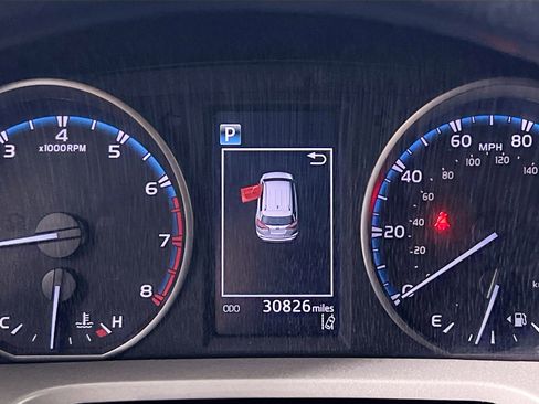 Used 2018 Toyota RAV4 LE image 22