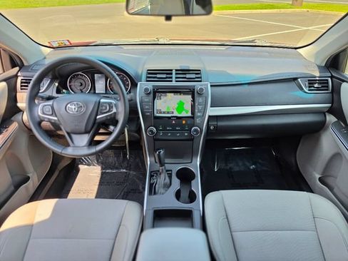 Used 2017 Toyota Camry SE FWD image 29