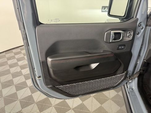 Used 2024 Jeep Wrangler Rubicon image 14