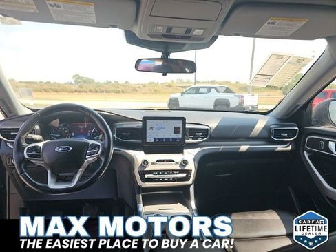 Certified 2023 Ford Explorer XLT w/ Equipment Group 202A image 15