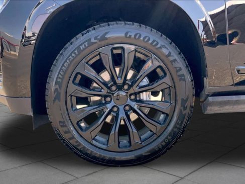 Used 2021 GMC Yukon Denali w/ Denali Premium Package AWD/4WD image 11