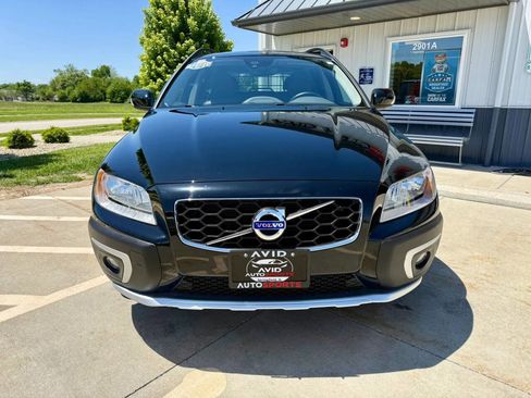 Used 2016 Volvo XC70 T5 Premier w/ Proximity Package FWD image 3