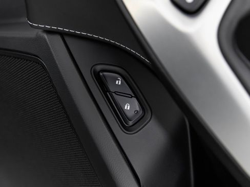 Used 2015 Chevrolet Corvette Z06 w/ 3LZ Preferred Equipment Group image 41