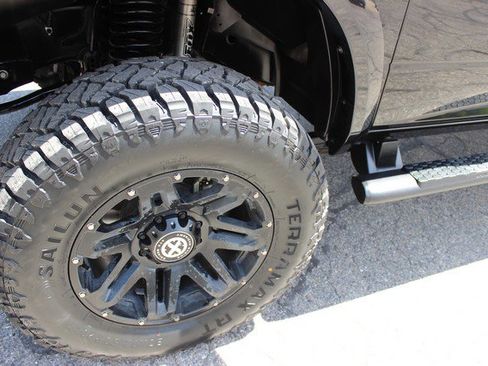 Used 2018 RAM 2500 Laramie w/ Sport Appearance Group AWD/4WD image 2