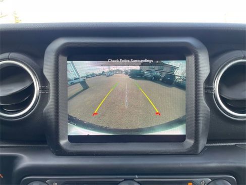 Used 2020 Jeep Wrangler Unlimited Sahara w/ Uconnect 4C Nav & Sound Group image 23