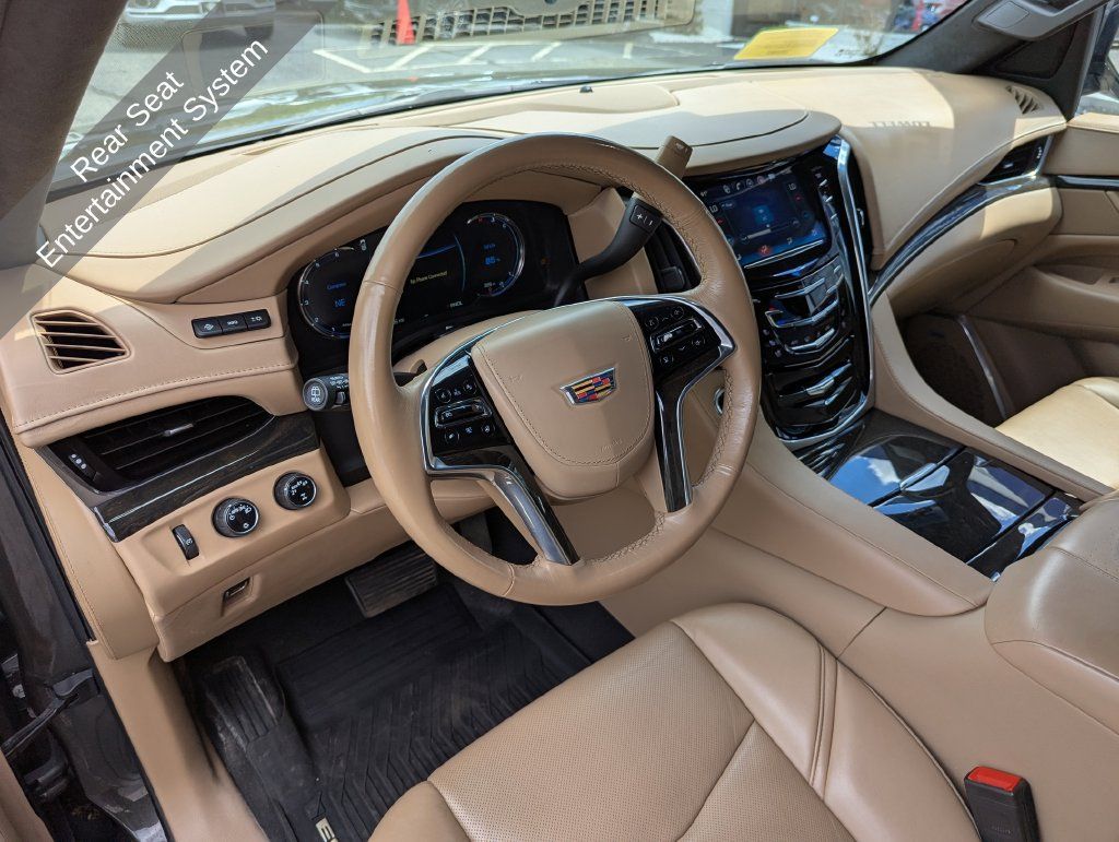 Used 2020 Cadillac Escalade Platinum AWD/4WD image 17