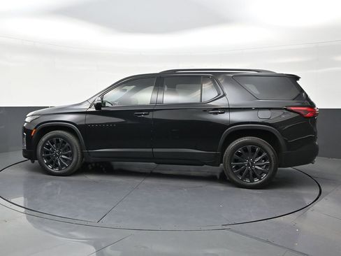 Used 2023 Chevrolet Traverse RS image 2