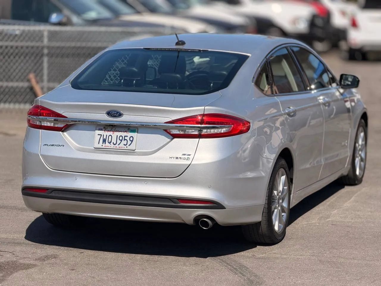 Used 2017 Ford Fusion SE w/ Equipment Group 602A FWD image 18