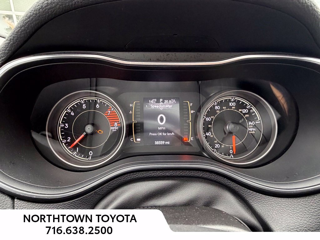 Used 2022 Jeep Cherokee Latitude w/ Sun & Sound Group AWD/4WD image 22