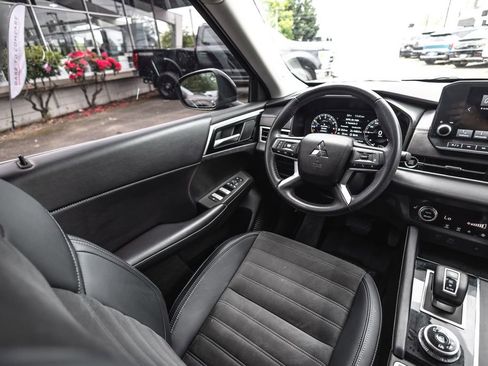 Used 2024 Mitsubishi Outlander SE AWD/4WD image 22