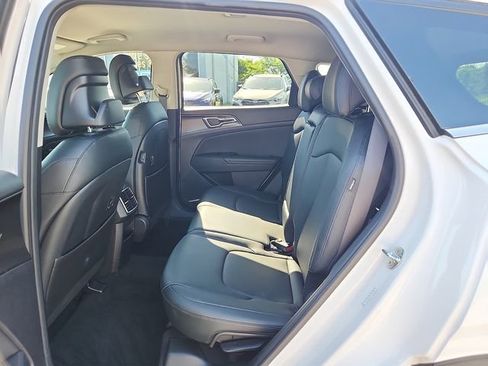 Used 2024 Kia Sportage EX FWD image 10