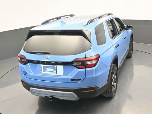 Used 2025 Honda Pilot TrailSport image 57