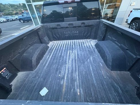 Used 2022 GMC Sierra 1500 AT4 w/ AT4 Premium Package AWD/4WD image 5