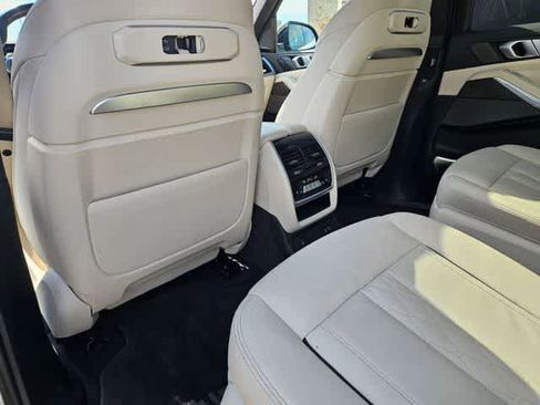 Used 2024 BMW X7 xDrive40i w/ Executive Package image 18