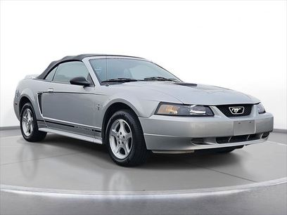 Used 2001 Ford Mustang 2dr Convertible Deluxe
