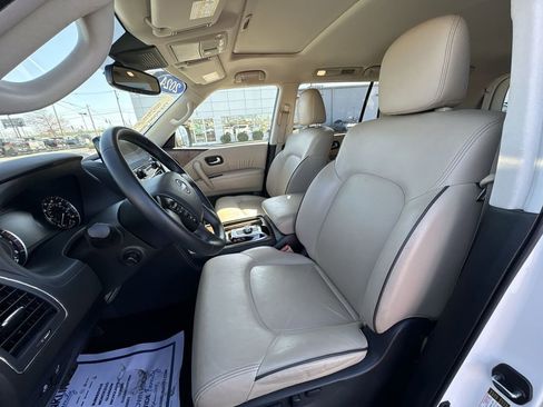 Used 2024 Nissan Armada SL w/ Captain's Chairs Package image 13