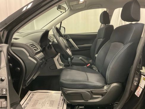 Used 2017 Subaru Forester 2.5i AWD/4WD image 7