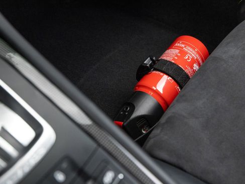 Certified 2018 Porsche 911 GT2 RS RWD image 31