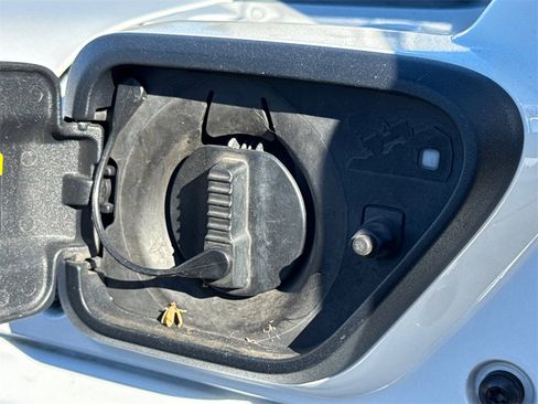 Used 2022 Jeep Wrangler Unlimited Sahara w/ Cold Weather Group image 11