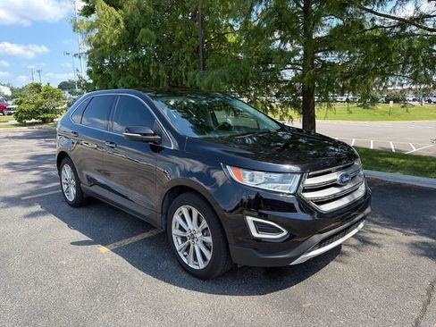 Used 2018 Ford Edge Titanium w/ Equipment Group 301A AWD/4WD image 7
