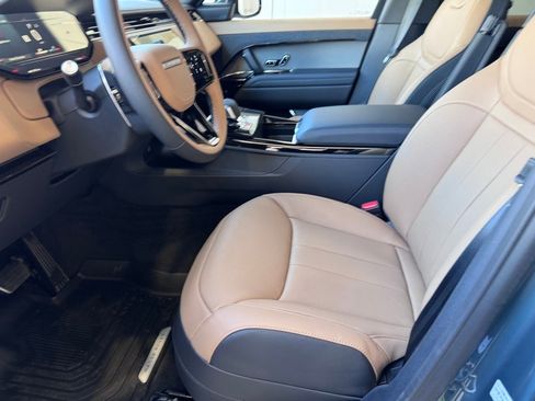 New 2026 Land Rover Range Rover Sport Dynamic SE image 18