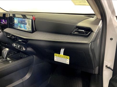 New 2025 Nissan Kicks SV w/ SV Premium Package image 21