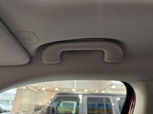 Used 2022 Jeep Compass Latitude w/ Sun and Sound Group image 33