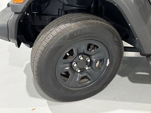 Used 2021 Jeep Wrangler Unlimited Sport image 40