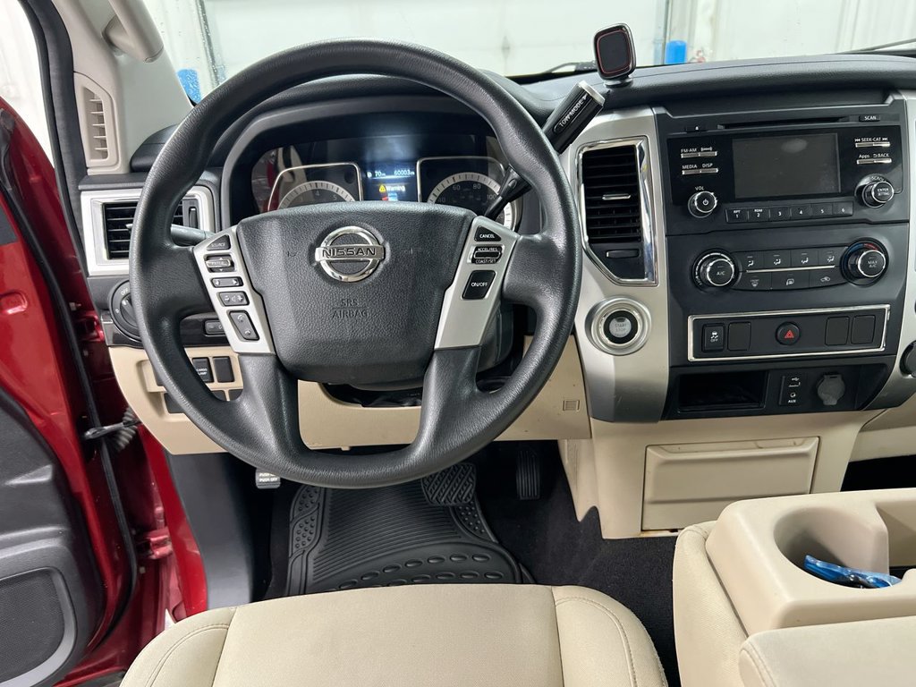 Used 2017 Nissan Titan SV RWD image 11