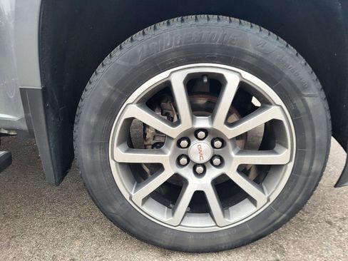 Used 2021 GMC Canyon Denali image 14