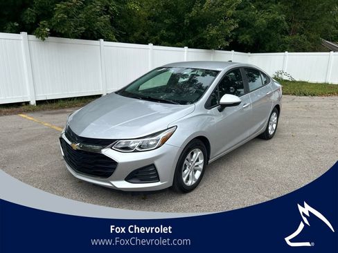 Used 2019 Chevrolet Cruze LS w/ LS Convenience Package FWD image 1