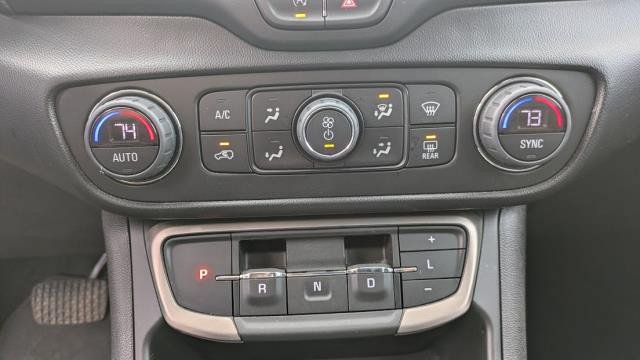 Used 2022 GMC Terrain Denali w/ Black Diamond Edition AWD/4WD image 10