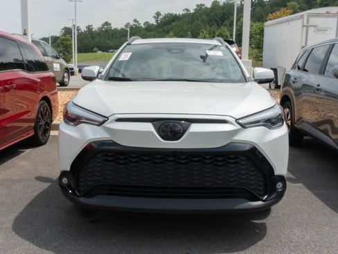 Used 2023 Toyota Corolla Cross AWD Hybrid w/ Convenience Package image 2