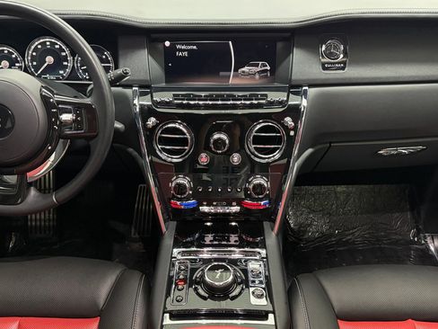 Used 2020 Rolls-Royce Cullinan image 33