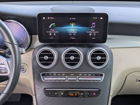 Certified 2022 Mercedes-Benz GLC 300 image 31