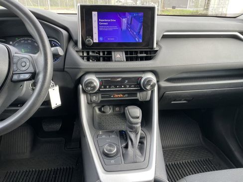 Used 2024 Toyota RAV4 LE image 19