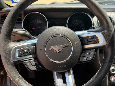 Used 2015 Ford Mustang Coupe RWD image 15