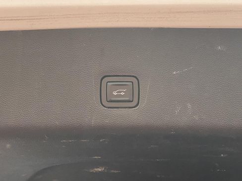 Used 2018 Chevrolet Traverse LT AWD/4WD image 17