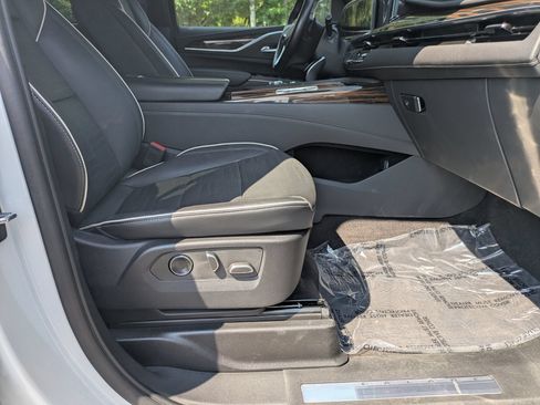 Used 2023 Cadillac Escalade Premium Luxury AWD/4WD image 44