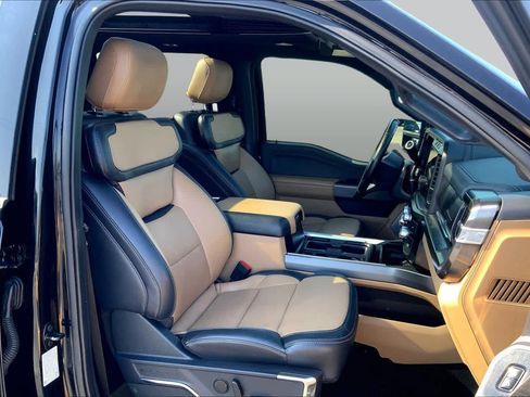 Used 2023 Ford F350 Lariat w/ Lariat Ultimate Package AWD/4WD image 9