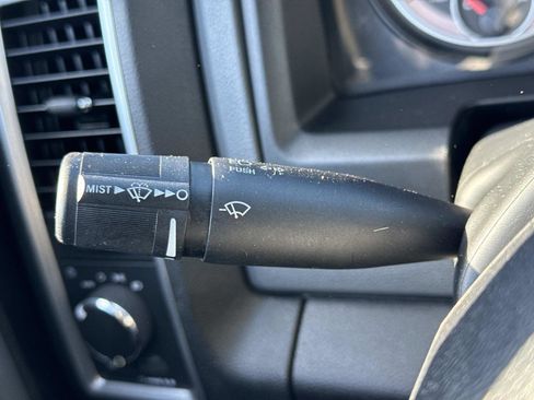 Used 2019 RAM 1500 Classic SLT image 10