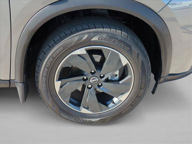 Used 2024 Nissan Rogue SV FWD image 23