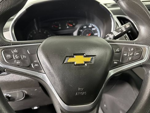 Used 2022 Chevrolet Equinox LS FWD image 10