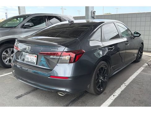 Used 2025 Honda Civic Sport image 5