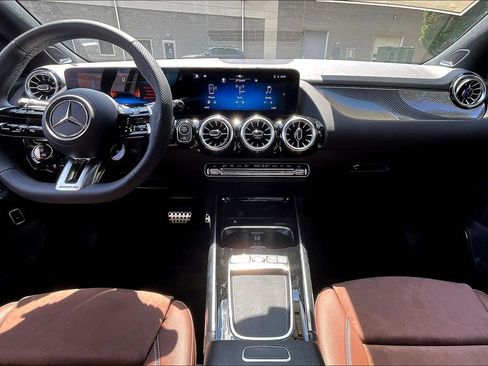 New 2026 Mercedes-Benz GLA 35 AMG 4MATIC image 5