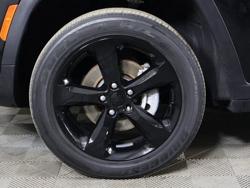 Used 2023 Jeep Grand Cherokee Altitude image 23