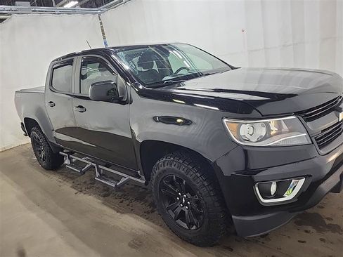 Used 2017 Chevrolet Colorado Z71 w/ Z71 Midnight Edition AWD/4WD image 3
