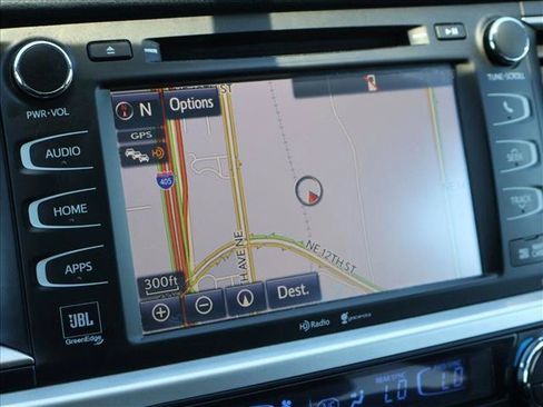 Used 2014 Toyota Highlander Limited AWD/4WD image 18