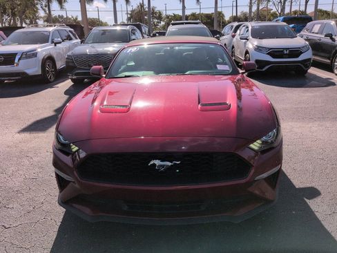 Used 2019 Ford Mustang Convertible RWD image 9